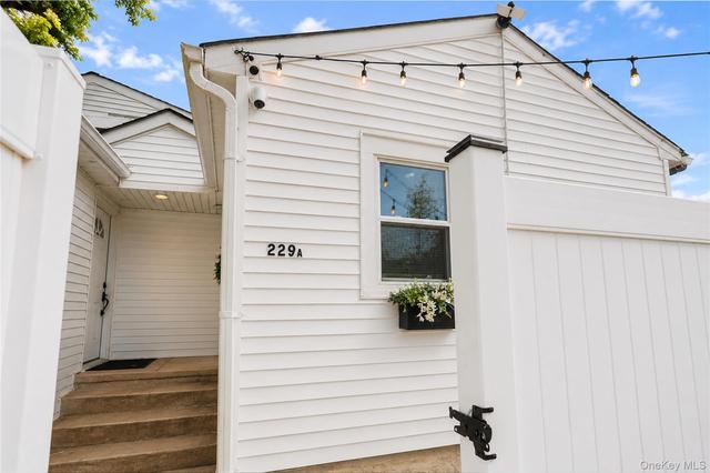 229 A Freeborn St, Staten Island, NY 10306