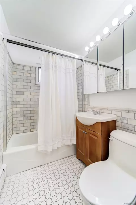 Bath - 44 Manor Dr #44, Cornwall, NY 12518 photo 1 of 2