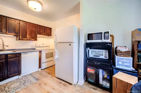 Kitchen - 44 Manor Dr #44, Cornwall, NY 12518 photo 1 of 1