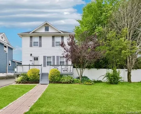 104 Park Ave, Babylon, NY 11702