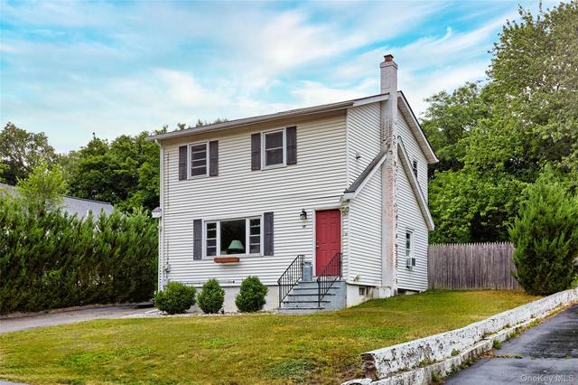 181 N Grand Ave, Poughkeepsie Town, NY 12603