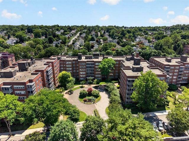 240 Garth Rd #4H2, Scarsdale, NY 10583