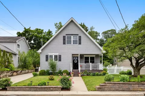 5 Glenmore Ave, Glenwood Landing, NY 11547