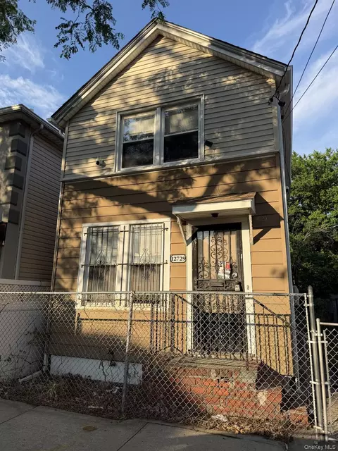 12729 140th St, Jamaica, NY 11436
