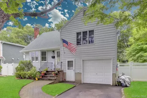 117 Eastgate Rd, Massapequa Park, NY 11762
