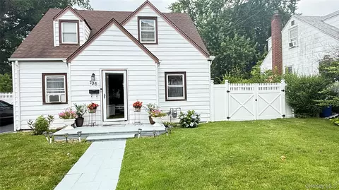 706 Partridge Ave, West Hempstead, NY 11552