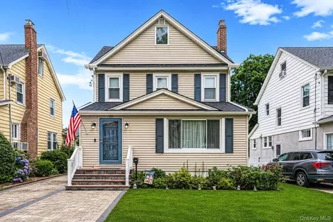 159 Iris Ave, Floral Park, NY 11001