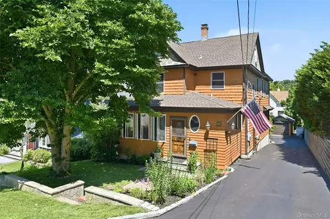 29 Vail St, Northport, NY 11768