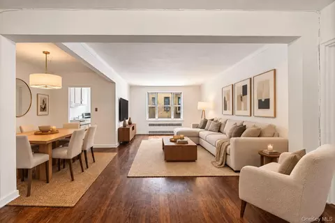 8333 Austin St #6R, New York, NY 14415
