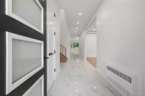 Entry Way - 3 Greene Rd, Ramapo, NY 10977 photo 1 of 10