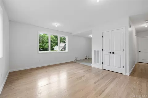 Living - 3 Greene Rd, Ramapo, NY 10977 photo 1 of 3