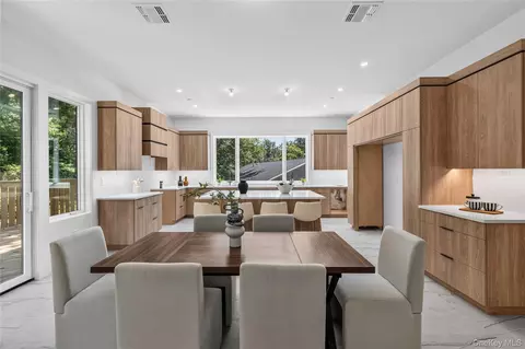 Dining - 3 Greene Rd, Ramapo, NY 10977 photo 3 of 4