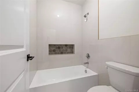 Bath - 3 Greene Rd, Ramapo, NY 10977 photo 7 of 9