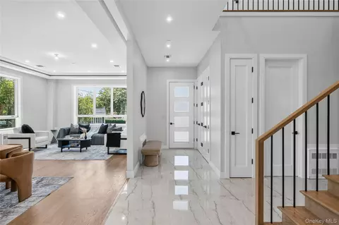Entry Way - 3 Greene Rd, Ramapo, NY 10977 photo 4 of 10