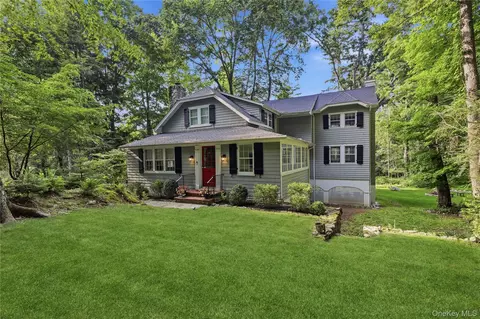 131 Douglas Rd, New Castle, NY 10514