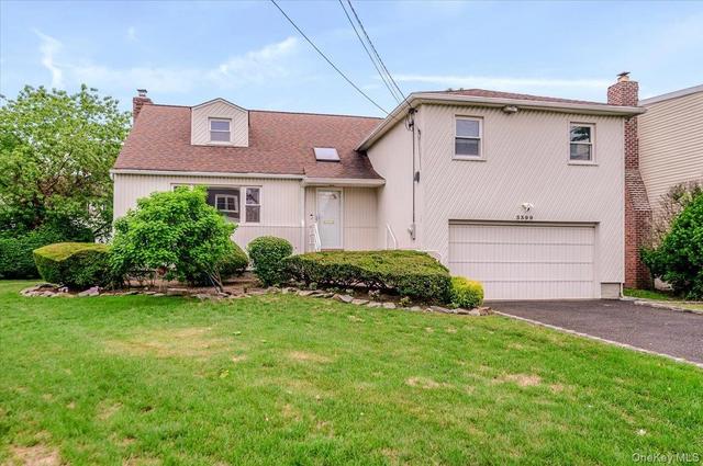 3399 Harold St, Oceanside, NY 11572