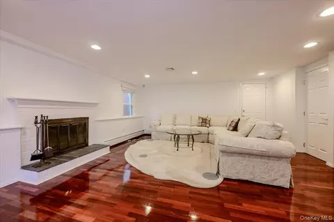 3399 Harold St, Oceanside, NY 11572