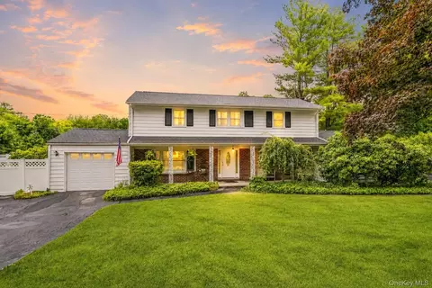 2590 Darnley Pl, Yorktown, NY 10598