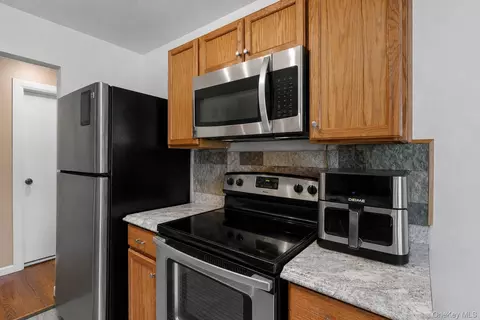 Kitchen - 8 N James St #I, Peekskill, NY 10566 photo 4 of 4