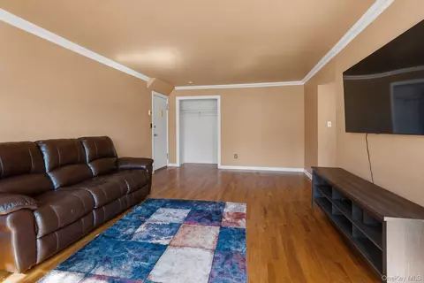 Living - 8 N James St #I, Peekskill, NY 10566 photo 4 of 6