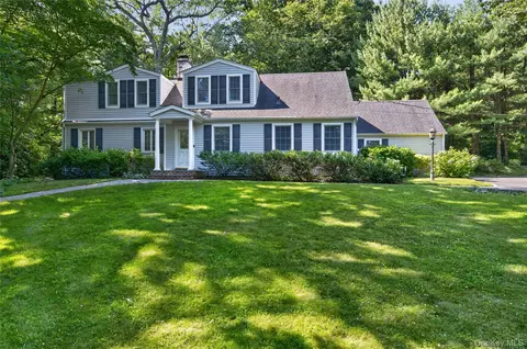 2108 Edge Rd, Syosset, NY 11791