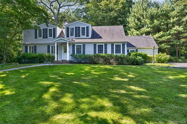 2108 Edge Rd, Syosset, NY 11791