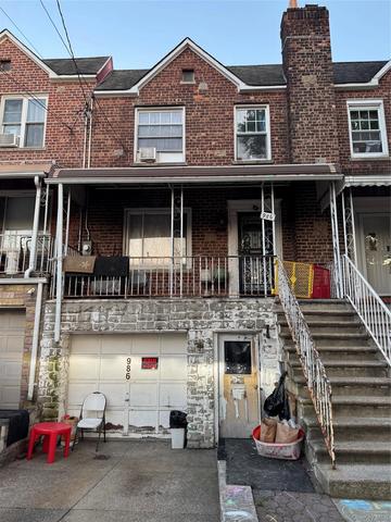 986 Neill Ave, New York, NY 10462