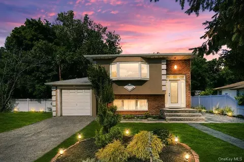 10 Miller Ave, Central Islip, NY 11722