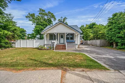 41 Moffitt Blvd, East Islip, NY 11730