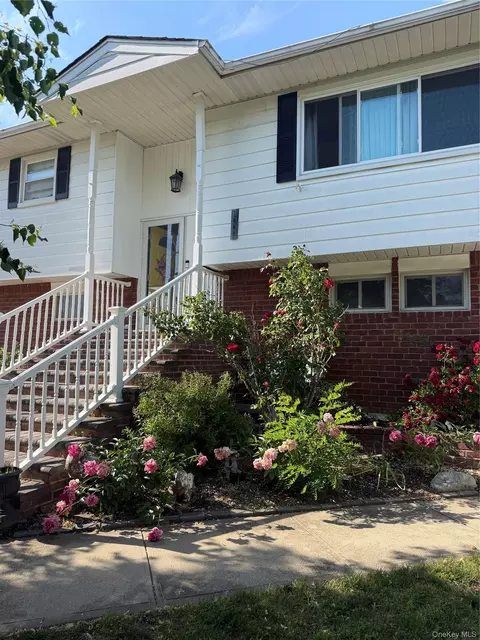 3009 Fishermans Rd, Baldwin, NY 11510