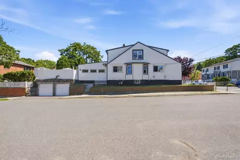 172 Crescent Pl, Yonkers, NY 10704