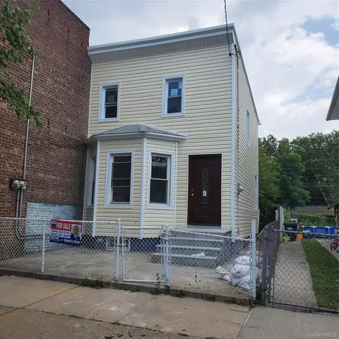 107-07 157th St, Jamaica, NY 11433