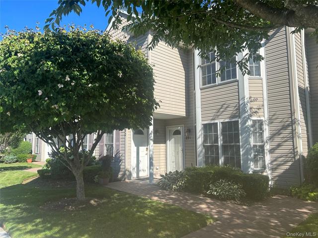 891 Altessa Blvd, Melville, NY 11747