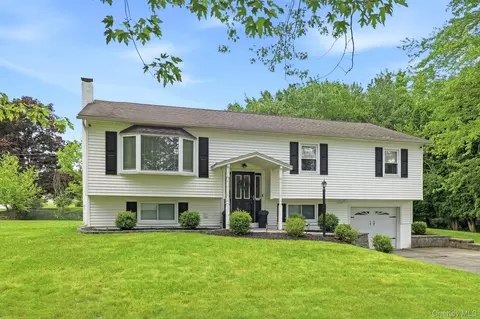 1 Craig Pl, Wappinger, NY 12590