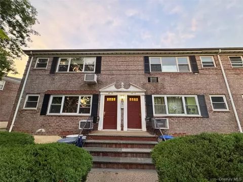 67-77 152nd St #184B, Flushing, NY 11367