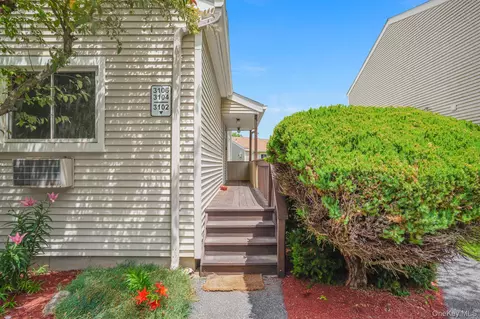 3106 Village Dr, Southeast, NY 10509