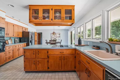 Kitchen - 21 Vail Rd, Poughkeepsie, NY 12603 photo 3 of 5
