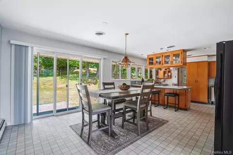 Dining - 21 Vail Rd, Poughkeepsie, NY 12603 photo 5 of 7