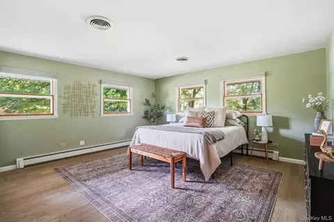 Bedroom - 21 Vail Rd, Poughkeepsie, NY 12603 photo 5 of 6
