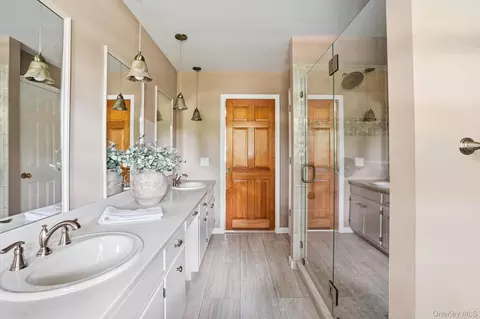 Bath - 21 Vail Rd, Poughkeepsie, NY 12603 photo 3 of 5