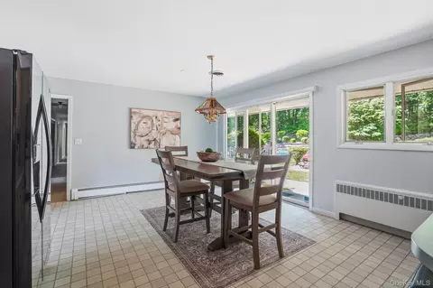Dining - 21 Vail Rd, Poughkeepsie, NY 12603 photo 4 of 7