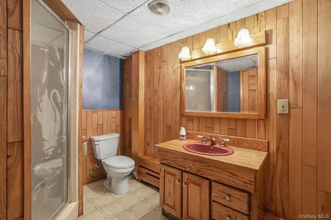Bath - 21 Vail Rd, Poughkeepsie, NY 12603 photo 5 of 5
