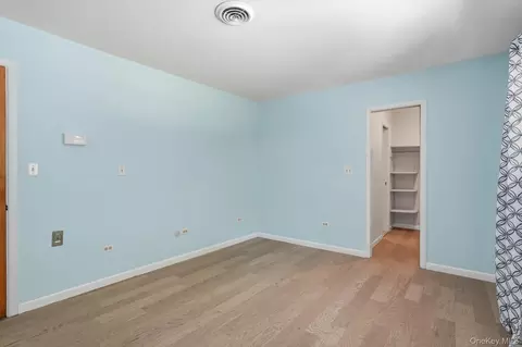 Bedroom - 21 Vail Rd, Poughkeepsie, NY 12603 photo 2 of 6