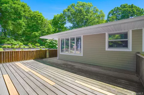 Exterior - 21 Vail Rd, Poughkeepsie, NY 12603 photo 3 of 7