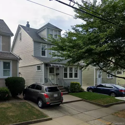 8819 Billings St, New York, NY 11427