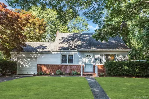 23 Lambert Ave, Mastic, NY 11950