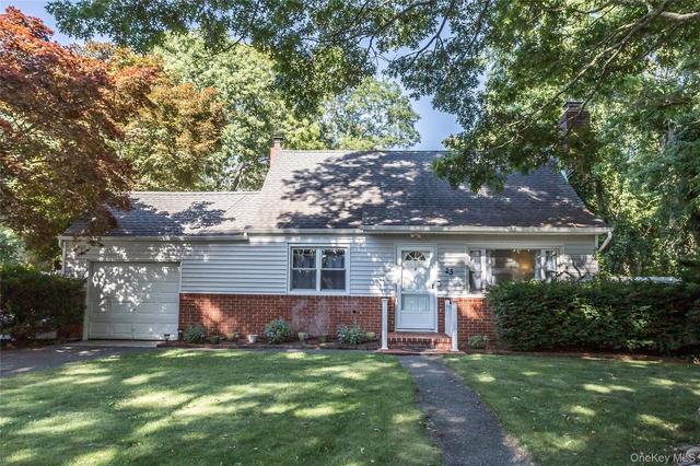 23 Lambert Ave, Mastic, NY 11950