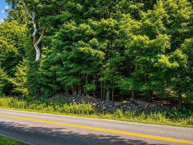 385 Midland Lake Rd, Middletown, NY 10941