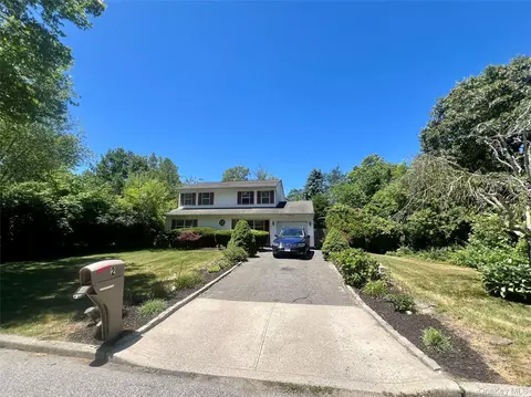2 Peters Ln, Port Jefferson Station, NY 11776