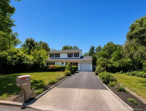 2 Peters Ln, Port Jefferson Station, NY 11776